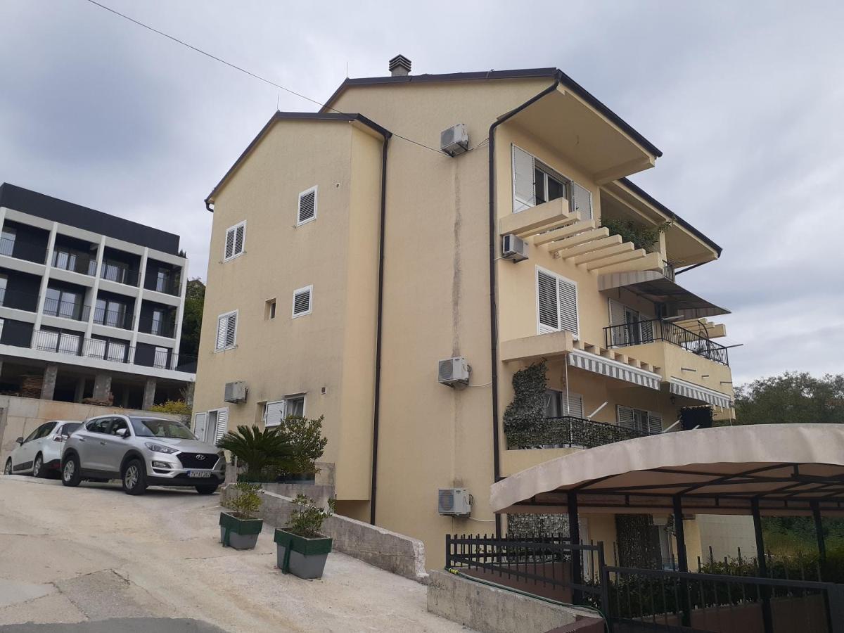 Apartmani Irena ティヴァト エクステリア 写真