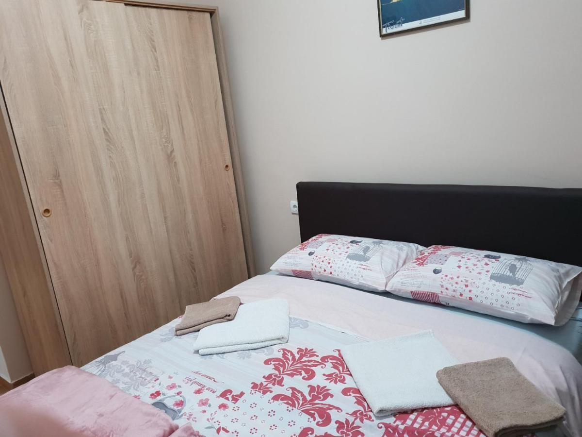 Apartmani Irena ティヴァト エクステリア 写真